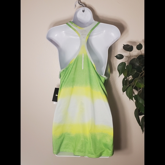 Nike Athletic Tank Top Size Large NWT - Picture 2 of 6